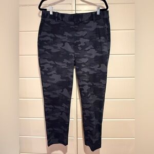 Gap women’s Camouflage Pants